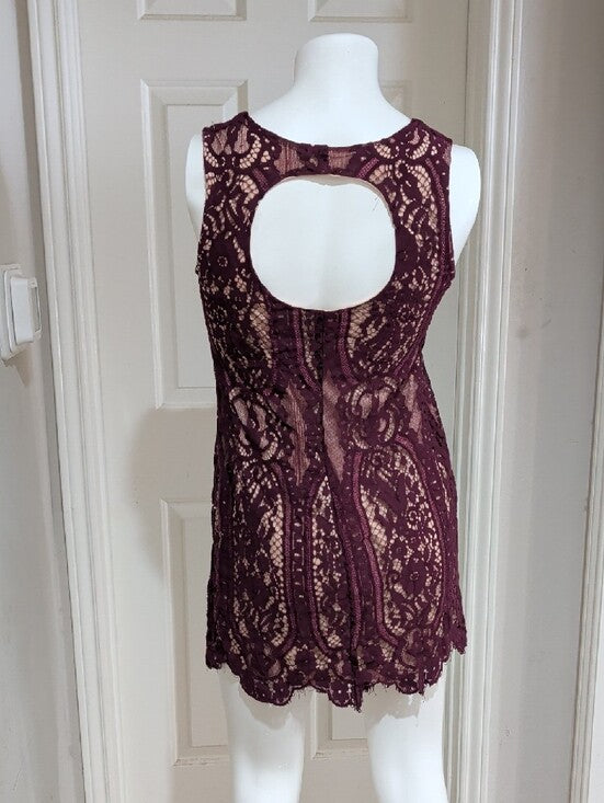 Retro Y2K V-Neck Sleeveless Lace Tunic Dress in Deep Plum Women's Medium